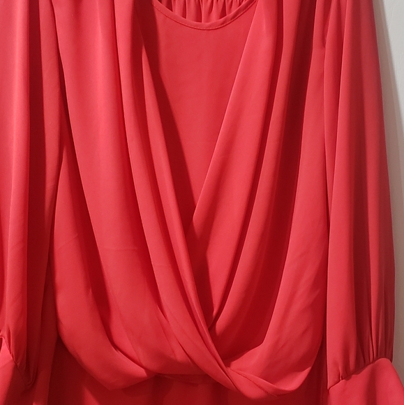 Elegant Melon Women's Top - Picture 4 of 4